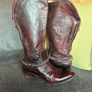 Freebird by Steven Knox or Breck  Brown Leather Boots with Chain Detail | Sz 9